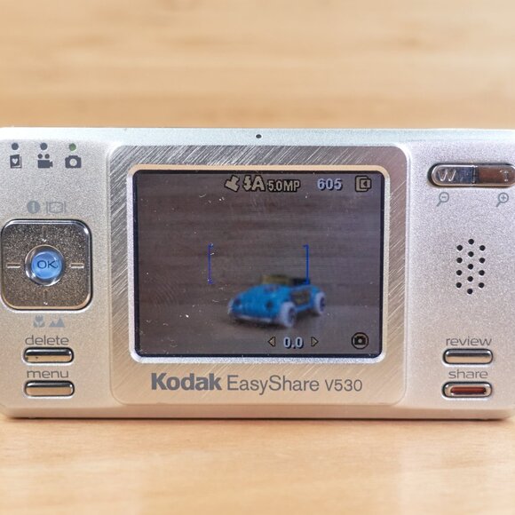 Kodak EasyShare V530 / 5MP Stylish Digital Camera / Compact / Tested & Working - Picture 8 of 12